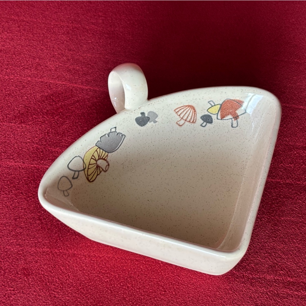 Franciscan Woodlore Mushroom Triangle Relish Dish